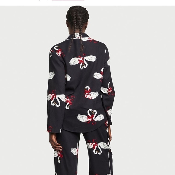 Victoria Secret - Picture 1 of 4